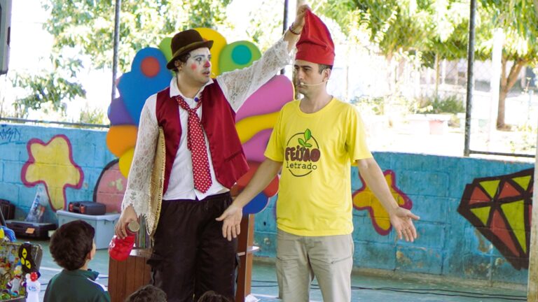 EM ELIANA MINCHIN VAUGHAN